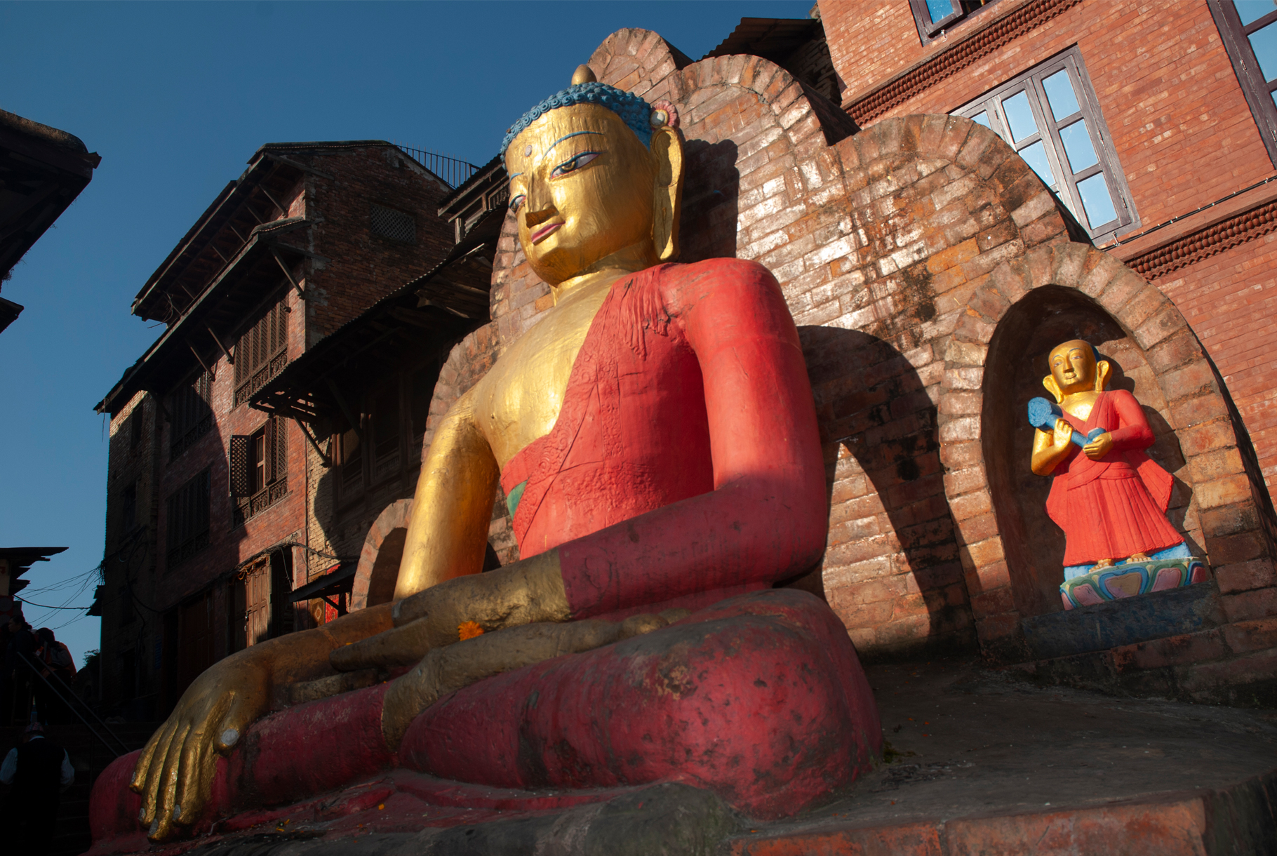 Buddha-Statue in Swayambhunath, Kathmandu, Nepal. Digitale Foto. Kunde: MT Sobek | Buddha statue at Swayambhunath, Kathmandu, Nepal. Digital capture. Client: MT Sobek.